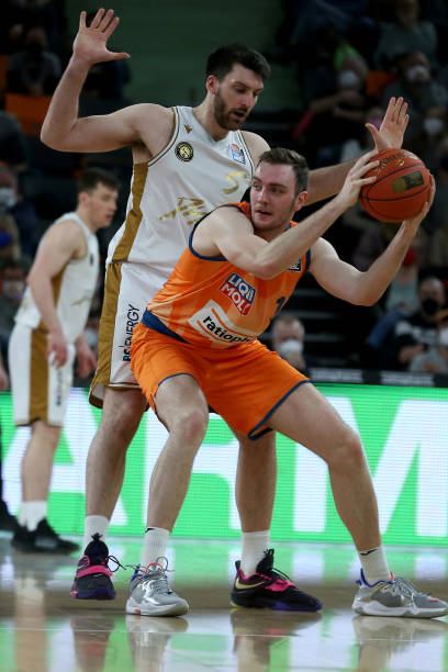 季末曾有轻 季末曾有轻