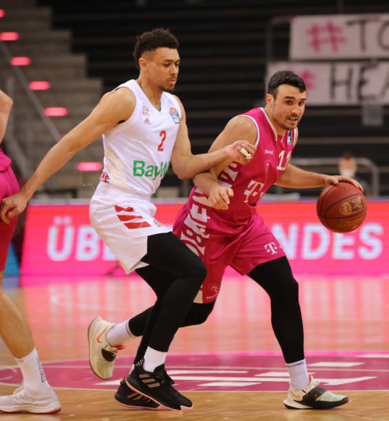 还是对自己 还是对自己